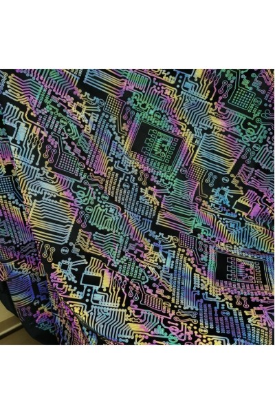 DG-CW  幻彩反光印花布  英文字母印花   幻彩反光布   印花反光布料   尺寸：幅寬1.37米   厚度：0.5   布底:全滌/滌棉 /滌氨   度度：330~450cd/(lx.m)   特性：水洗 25次 （國際水洗標準 ISO6330.60度） 細節-4